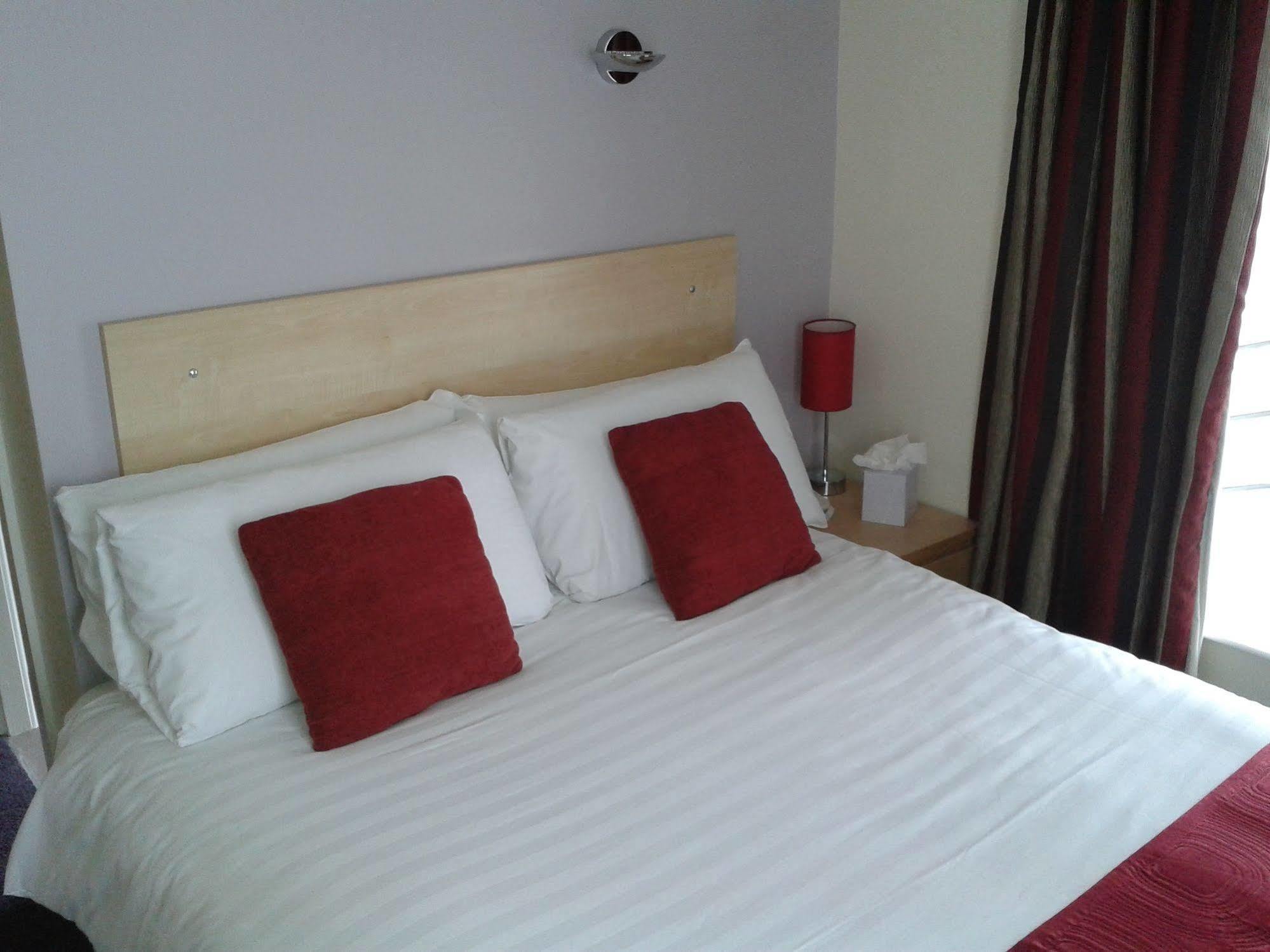 Waterfront Hotel Brighouse Exterior foto